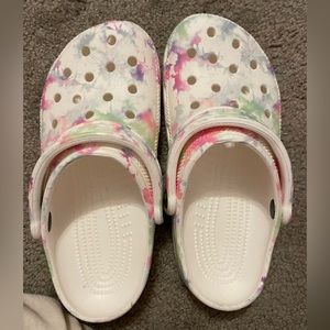 Women’s Tie dye crocs size m4 w6